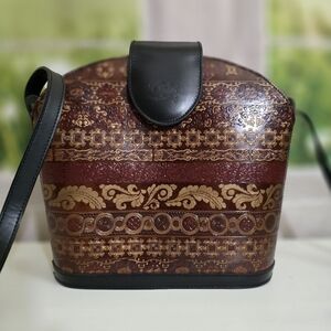 Talja Made in Italy Vintage Genuine Leather Embossed Crossbody Bag